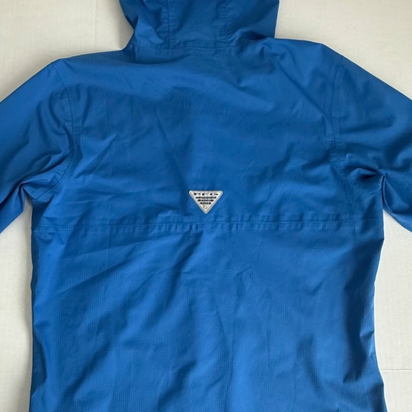 Columbia PFG Lightweight Hooded Jacket - Picture 10 of 12